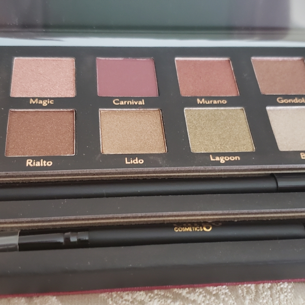 CARGO eyeshadow palette Venice Enchantment 12 colors BNIB